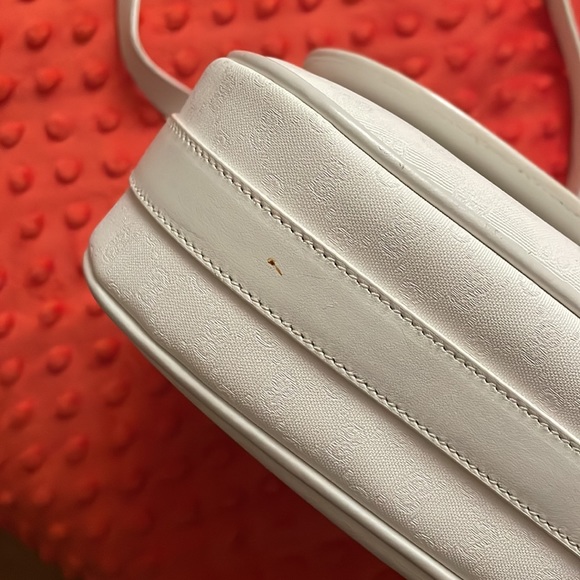 Vintage White Gucci Micro GG Crossbody Bag - Picture 15 of 17